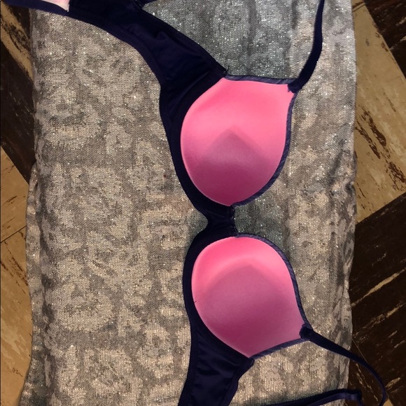 Pink tee shirt bra 32A perfect with light padding - Picture 4 of 7